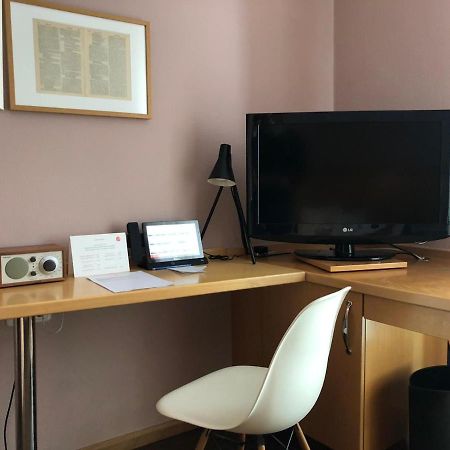 Hotel Gude Kassel Bagian luar foto