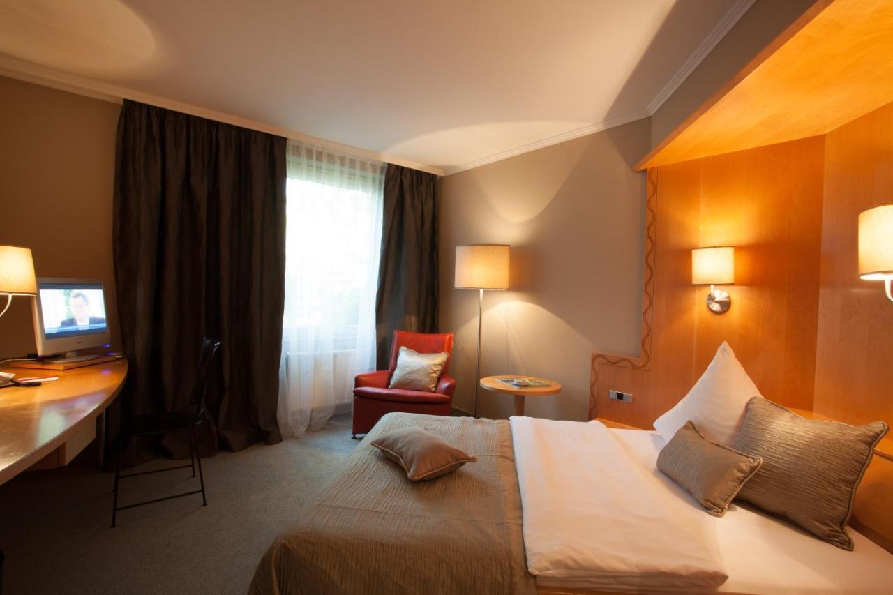 Hotel Gude Kassel Bagian luar foto