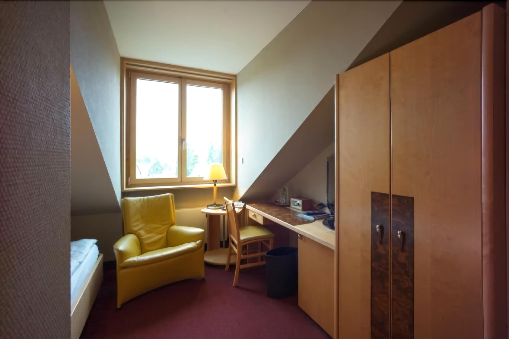 Hotel Gude Kassel Bagian luar foto