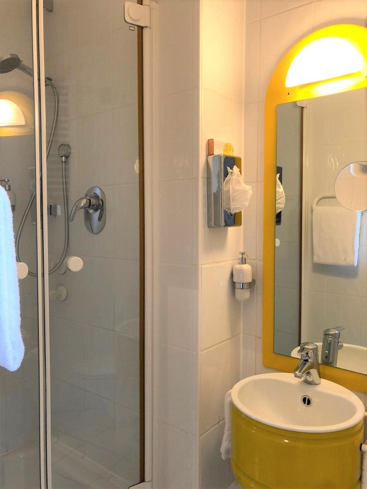 Hotel Gude Kassel Bagian luar foto